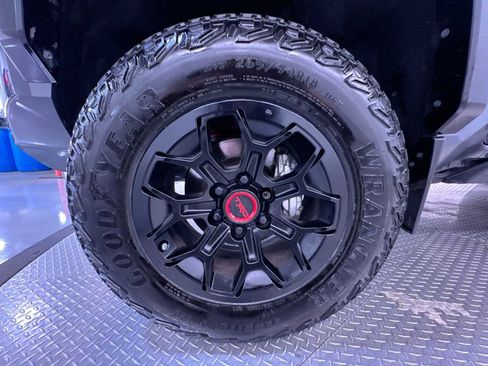 Used 2024 Toyota Tacoma TRD Pro AWD/4WD image 10