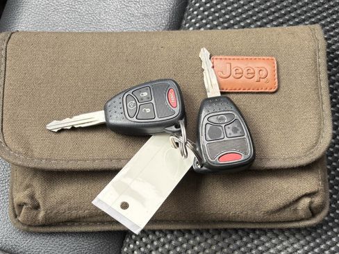 Used 2014 Jeep Compass Latitude w/ Sun/Sound Group image 14