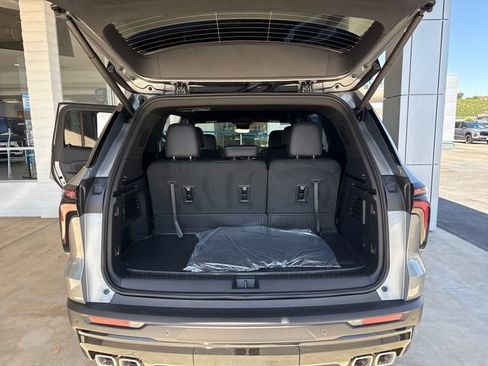 New 2026 Chevrolet Traverse LT w/ Midnight/Sport Edition FWD image 25