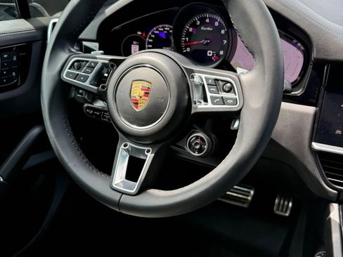 Used 2022 Porsche Cayenne Turbo AWD/4WD image 24