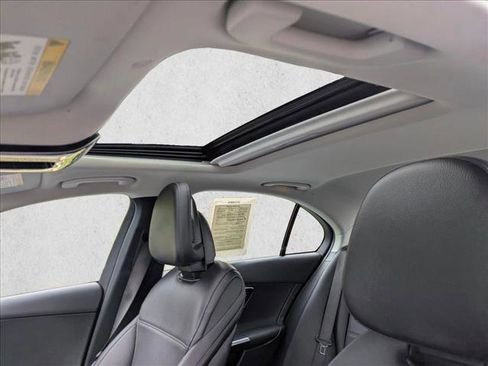 Used 2022 Mercedes-Benz C 300 Sedan image 15