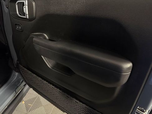 Used 2025 Jeep Wrangler Unlimited Rubicon 4xe w/ Convenience Group image 32