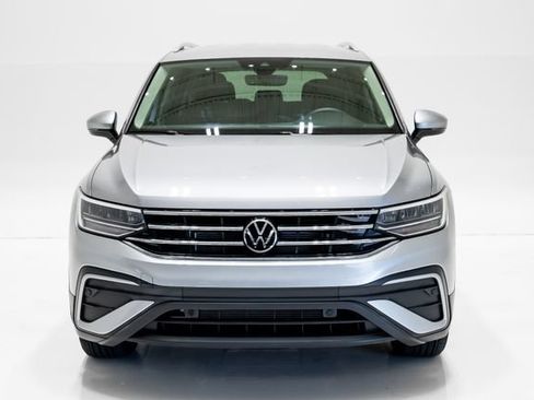Used 2024 Volkswagen Tiguan SE FWD image 4