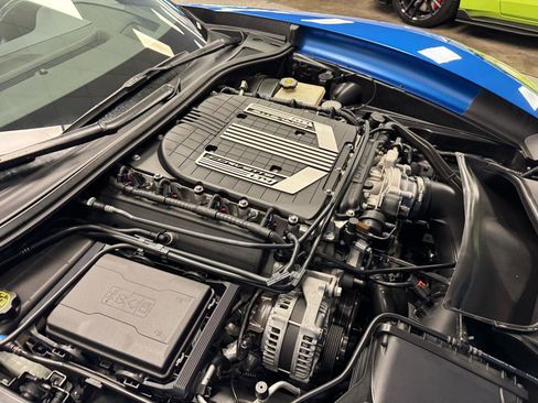 Used 2015 Chevrolet Corvette Z06 w/ 2LZ Preferred Equipment Group RWD image 19