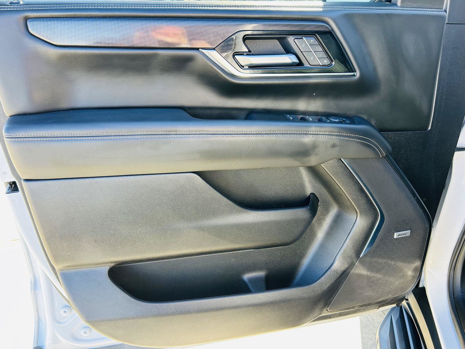 Used 2025 GMC Yukon Elevation AWD/4WD image 18
