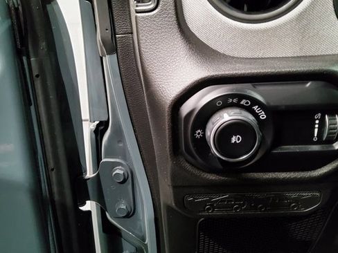 Used 2024 Jeep Wrangler Willys image 24