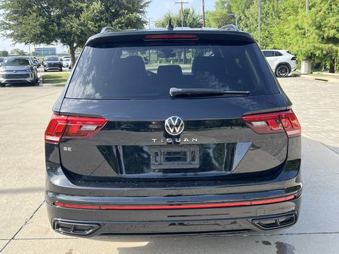 Used 2023 Volkswagen Tiguan SE R-Line FWD image 9