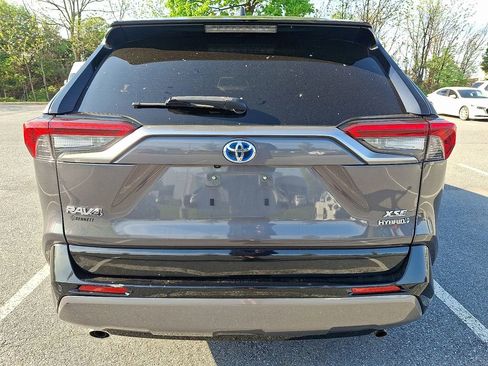 Used 2020 Toyota RAV4 XSE AWD/4WD image 5