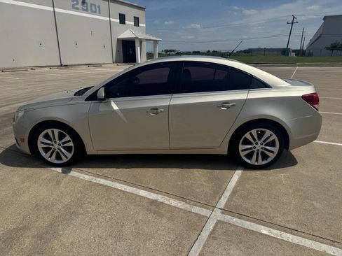 Used 2013 Chevrolet Cruze LTZ w/ Enhanced Safety Package FWD image 6