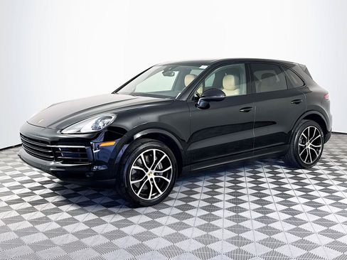 Used 2023 Porsche Cayenne AWD/4WD image 4