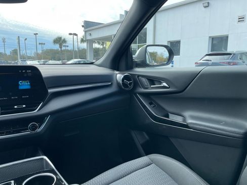 Used 2025 Chevrolet Equinox LT image 34