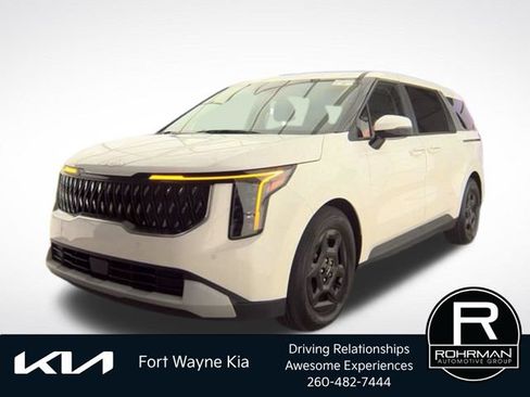 Certified 2025 Kia Carnival FWD image 1