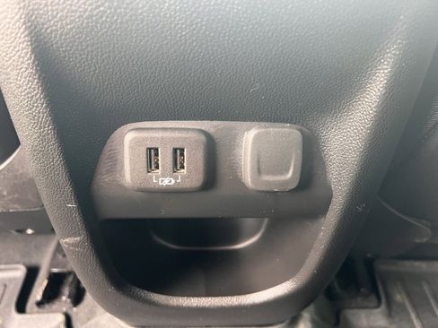 Used 2022 Chevrolet Colorado Z71 image 36