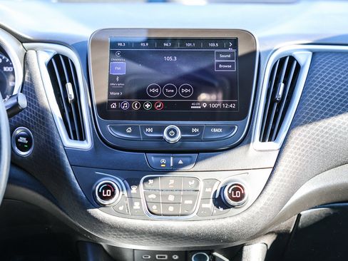 Used 2023 Chevrolet Malibu LT image 3