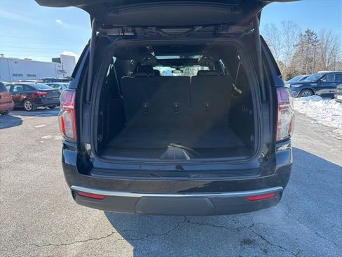 Used 2022 Chevrolet Suburban LT w/ LT Signature Plus Package image 8