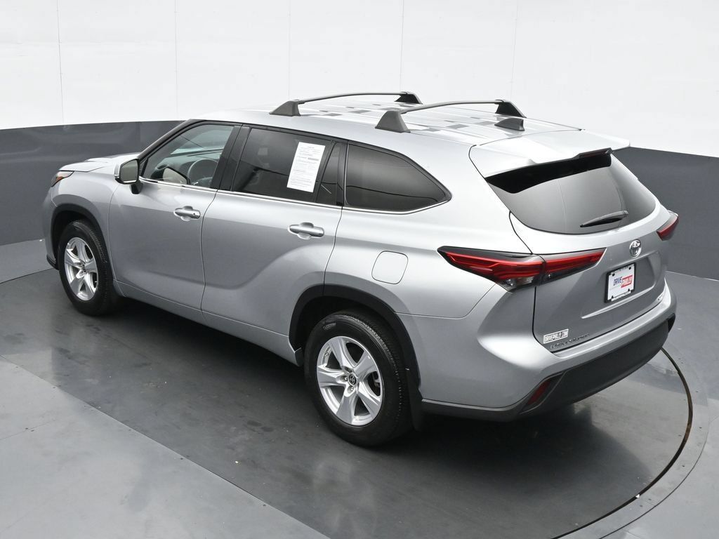 Used 2022 Toyota Highlander L AWD/4WD image 21