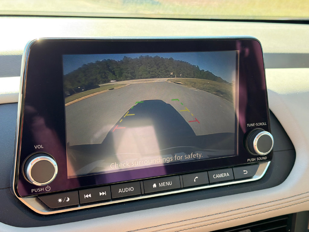 Used 2025 Nissan Rogue SV FWD image 29