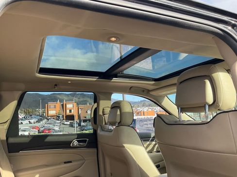 Used 2016 Jeep Grand Cherokee Overland image 48