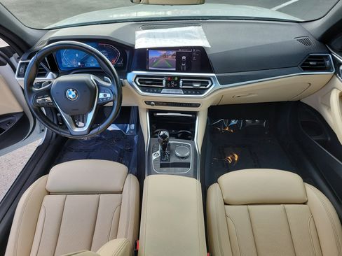 Used 2022 BMW 430i Convertible image 9