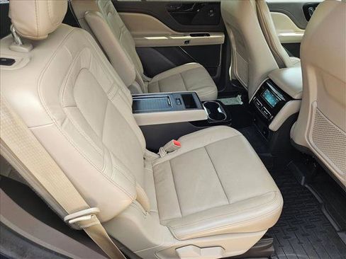 Used 2021 Lincoln Aviator Reserve w/ Equipment Group 201A AWD/4WD image 21