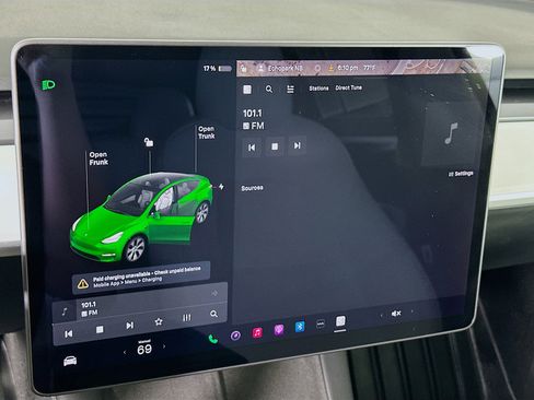 Used 2021 Tesla Model Y Long Range image 18