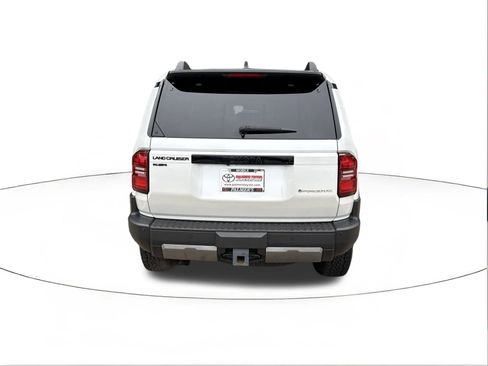 Used 2024 Toyota Land Cruiser image 4