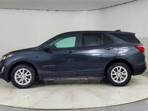 Used 2020 Chevrolet Equinox LS w/ LS Convenience Package image 4