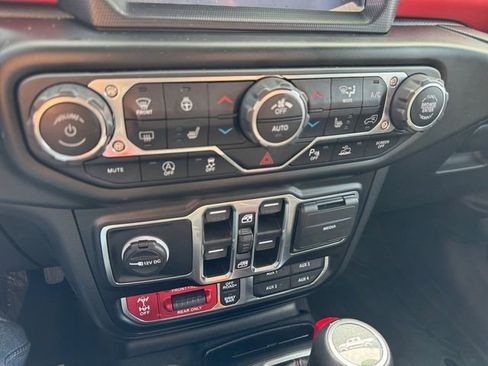 Certified 2020 Jeep Gladiator Rubicon w/ Dual Top Group image 25