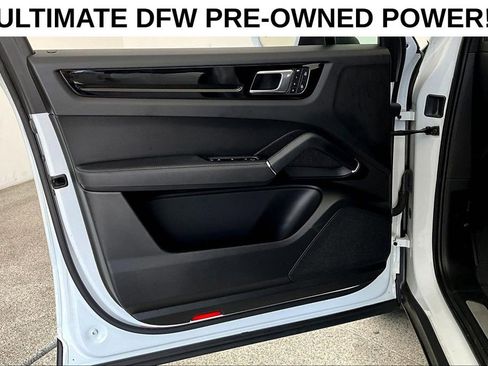 Used 2023 Porsche Cayenne AWD/4WD image 22