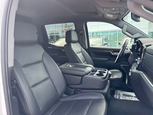 Used 2025 GMC Sierra 1500 SLT AWD/4WD image 18