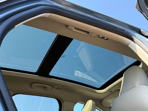 Used 2024 Lincoln Corsair Grand Touring image 4