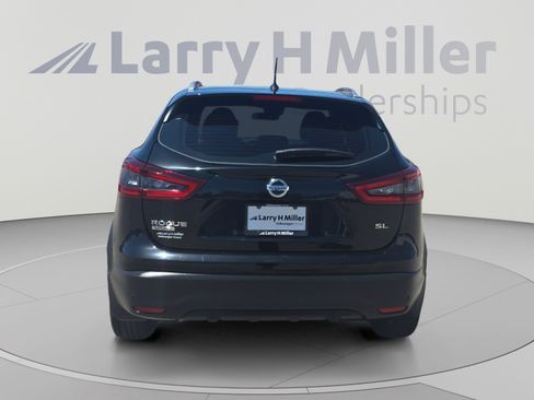 Used 2021 Nissan Rogue Sport SL w/ Premium Package FWD image 4