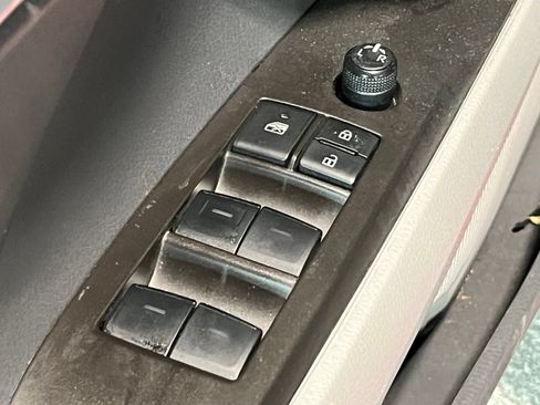 Used 2023 Toyota Camry SE FWD image 30
