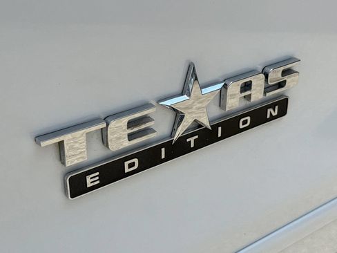 Used 2018 Chevrolet Silverado 1500 LT w/ Texas Edition RWD image 6