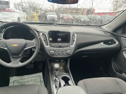 Used 2021 Chevrolet Malibu LS image 19