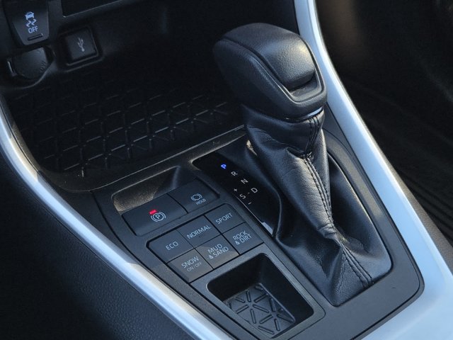Certified 2022 Toyota RAV4 LE AWD/4WD image 22