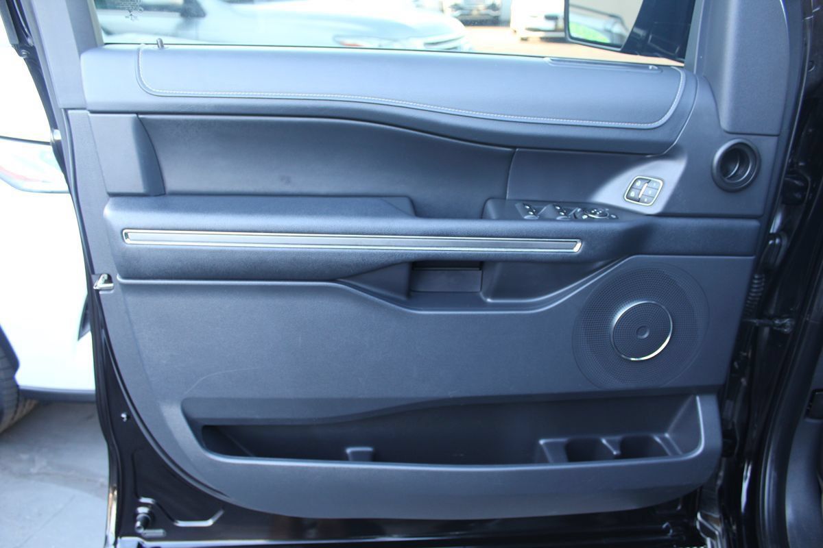Used 2022 Ford Expedition XLT AWD/4WD image 19