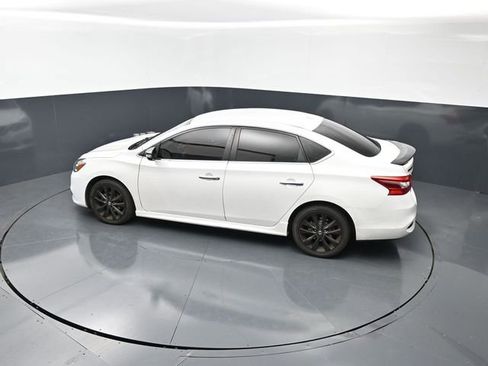 Used 2018 Nissan Sentra SR w/ SR Midnight Edition Package FWD image 16