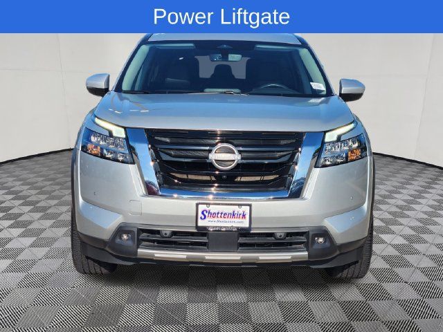Used 2023 Nissan Pathfinder SL FWD image 2