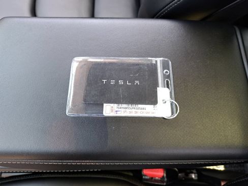 Used 2023 Tesla Model Y Long Range AWD/4WD image 40