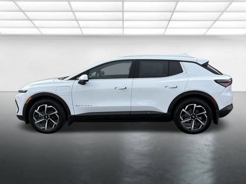 New 2026 Chevrolet Equinox EV LT image 16