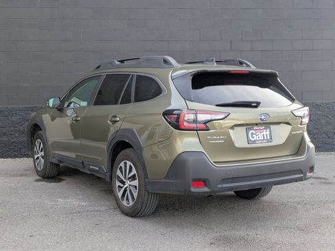 Used 2025 Subaru Outback Premium image 7