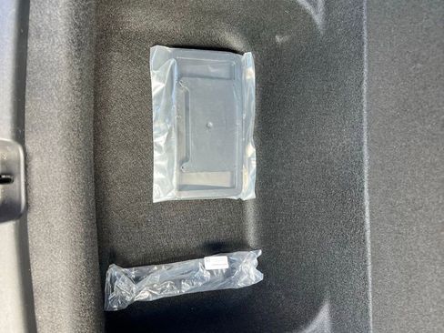 Used 2023 Tesla Model Y Long Range AWD/4WD image 23