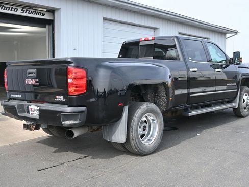 Used 2018 GMC Sierra 3500 Denali w/ Duramax Plus Package image 8