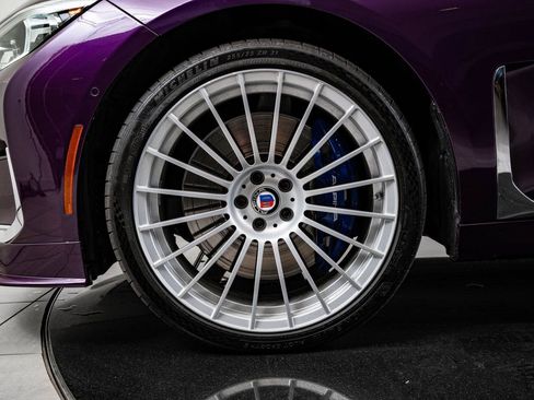 Certified 2022 BMW ALPINA B7 xDrive w/ Luxury Rear Seating Package image 13