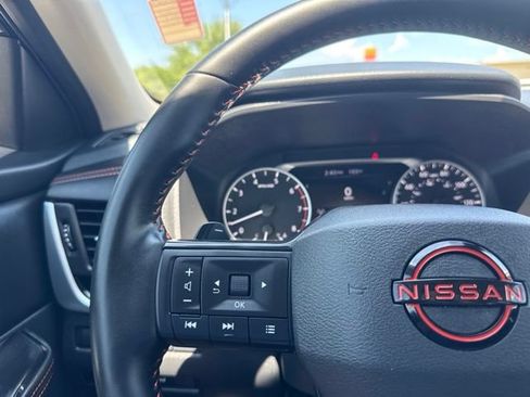Used 2025 Nissan Rogue SV AWD/4WD image 11
