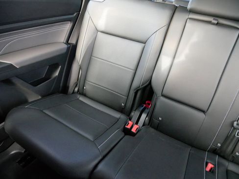 Certified 2023 Volkswagen Atlas SE image 12