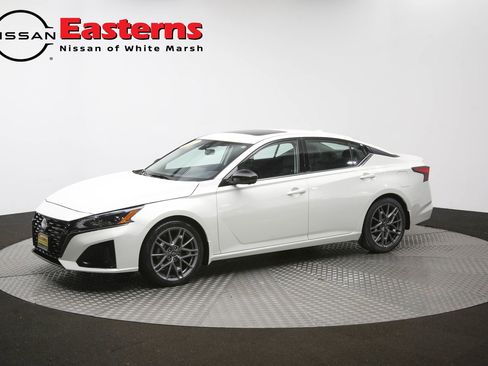 Used 2024 Nissan Altima 2.0 SR FWD image 55