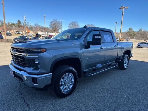 Used 2025 Chevrolet Silverado 2500 LT w/ Leather Package image 1
