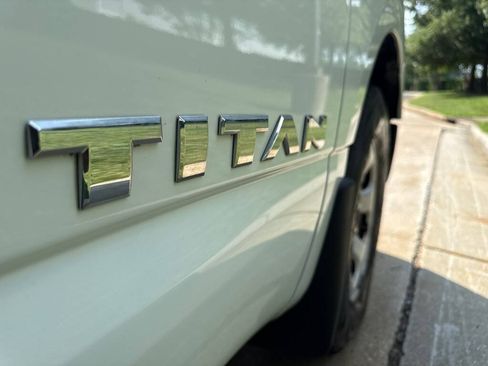 Used 2017 Nissan Titan S AWD/4WD image 7
